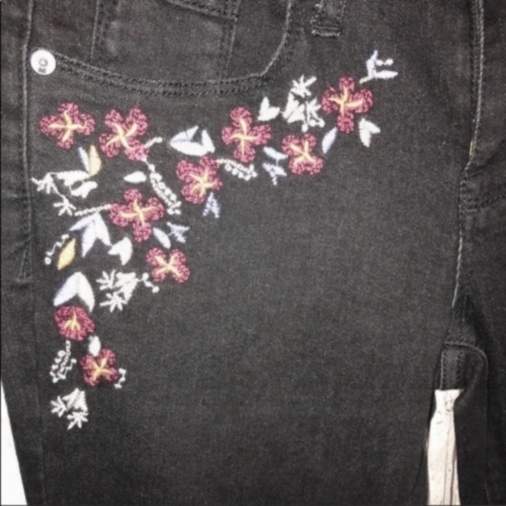 Mossimo Floral Embroidered Skinny High Rise - Picture 4 of 6